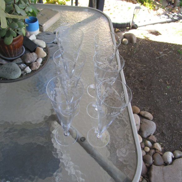 Vintage MCM Delicate Etched Crystal Etched Tall Champayne Flutes Set of 2 - Picture 8 of 8